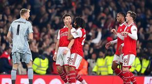 前锋在球场 前锋在球场